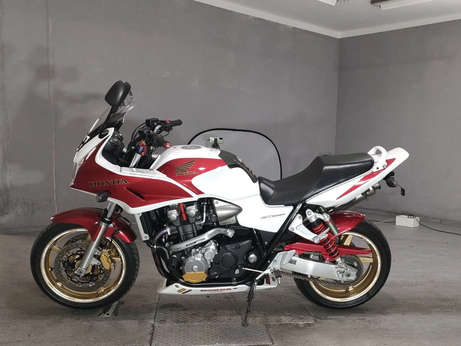 Honda CB1300SF BOLDOR с аукциона JBA, кадр 2