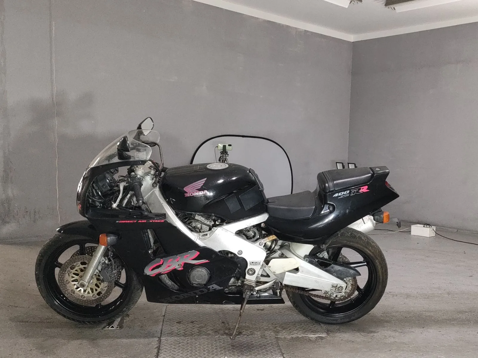 Honda CBR400RR с аукциона JBA, кадр 2