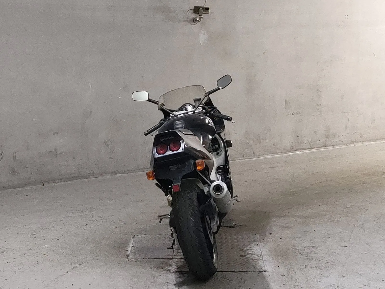 Honda CBR400RR с аукциона JBA, кадр 4