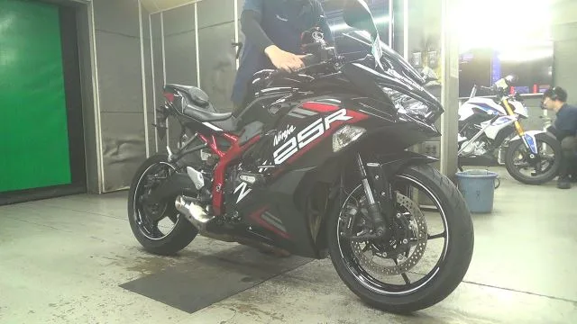 Kawasaki ZX-25R  года из Японии