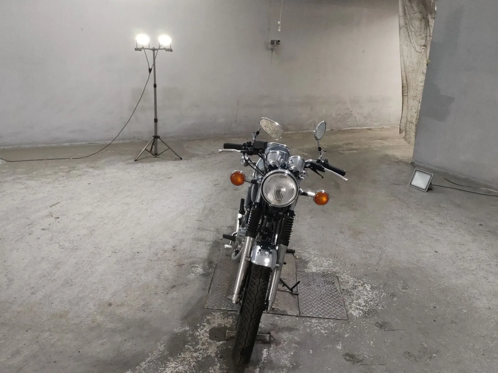 Yamaha SR400 с аукциона JBA, кадр 3
