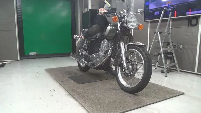 Yamaha SR400 с аукциона BDS, кадр 1