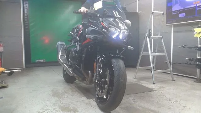 Kawasaki Z H2 2023 года из Японии