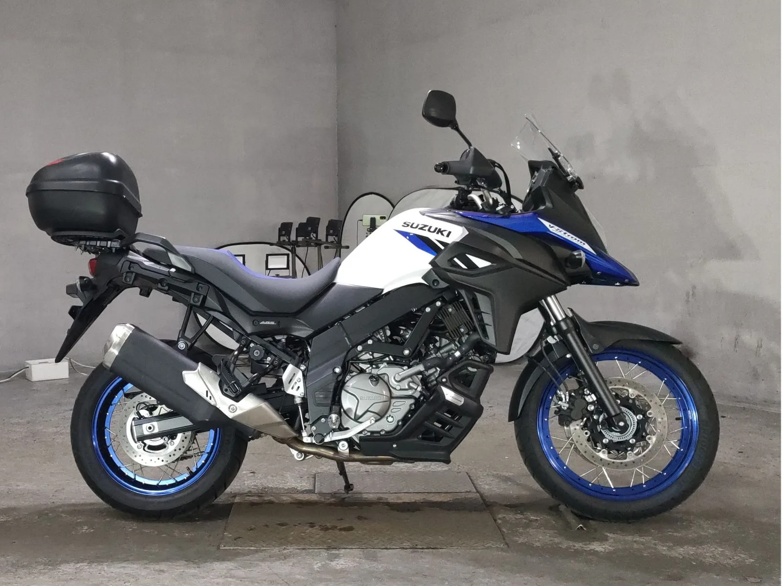 Suzuki V STROM 650XT 2024 года с японского аукциона JBA