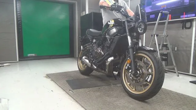 Yamaha XSR700 2025 года из Японии