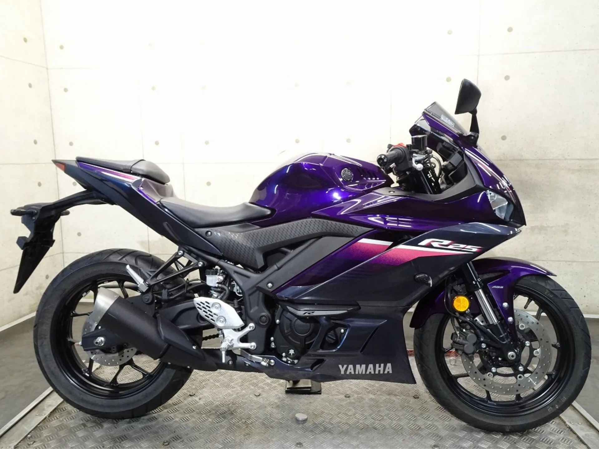 Yamaha YZF-R25 с аукциона AUCNET, кадр 1