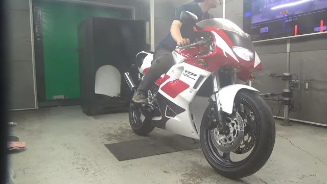 Yamaha TZR250R года из Японии