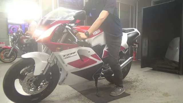 Yamaha TZR250R с аукциона BDS, кадр 2