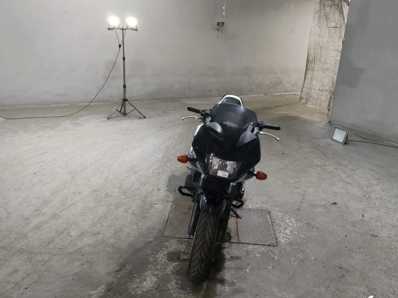 Honda CB400SFV-4 BOLDOR с аукциона JBA, кадр 3