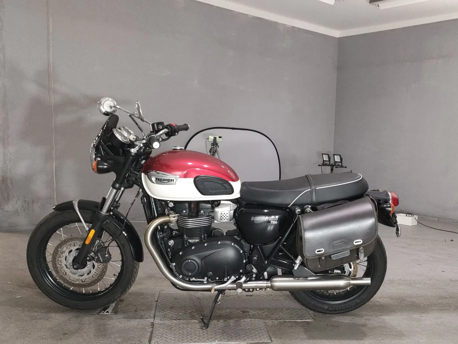 Triumph BONNEVILLE T100 с аукциона JBA, кадр 2