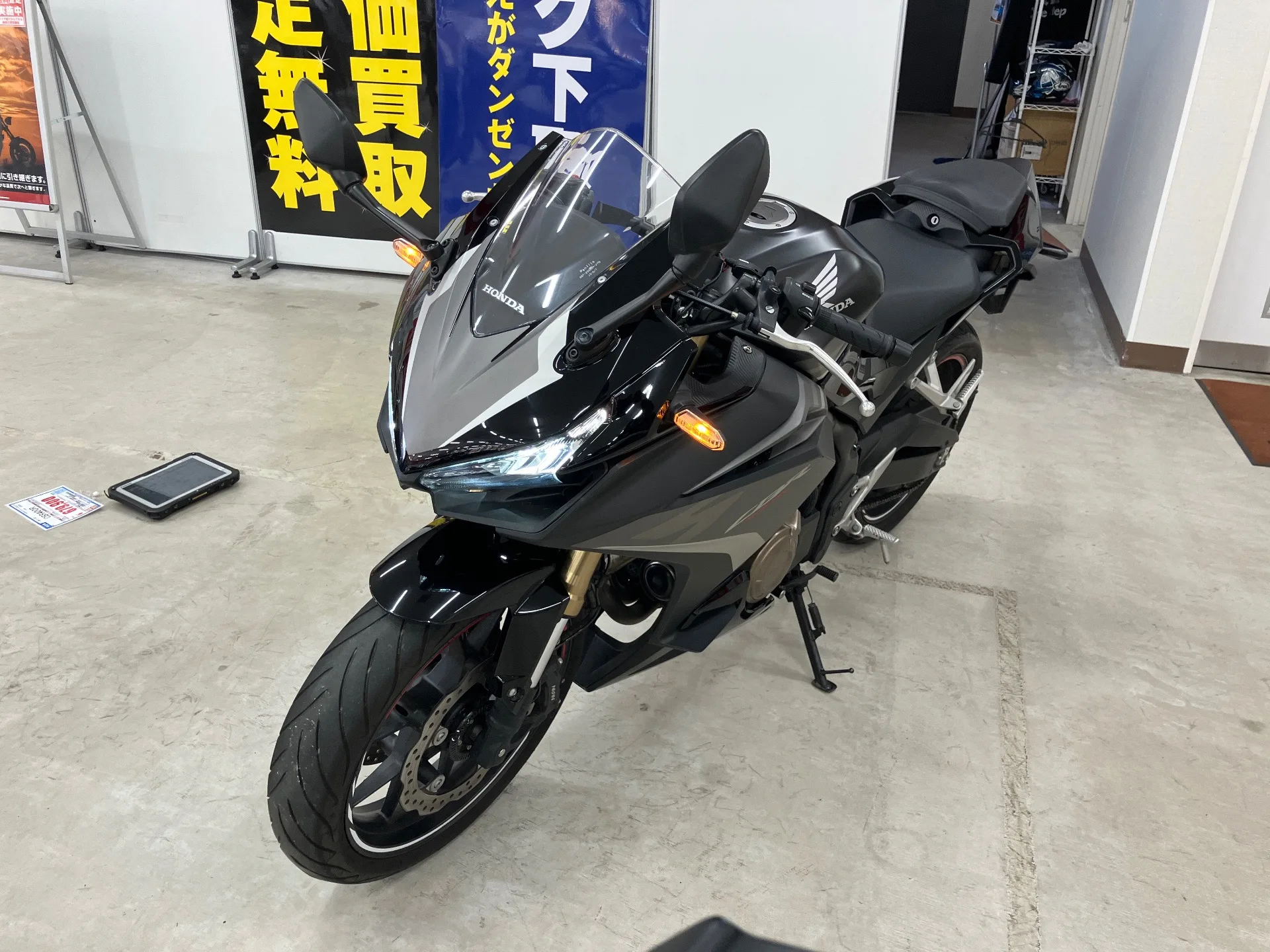 Honda CBR400R ABS с аукциона AUCNET, кадр 4