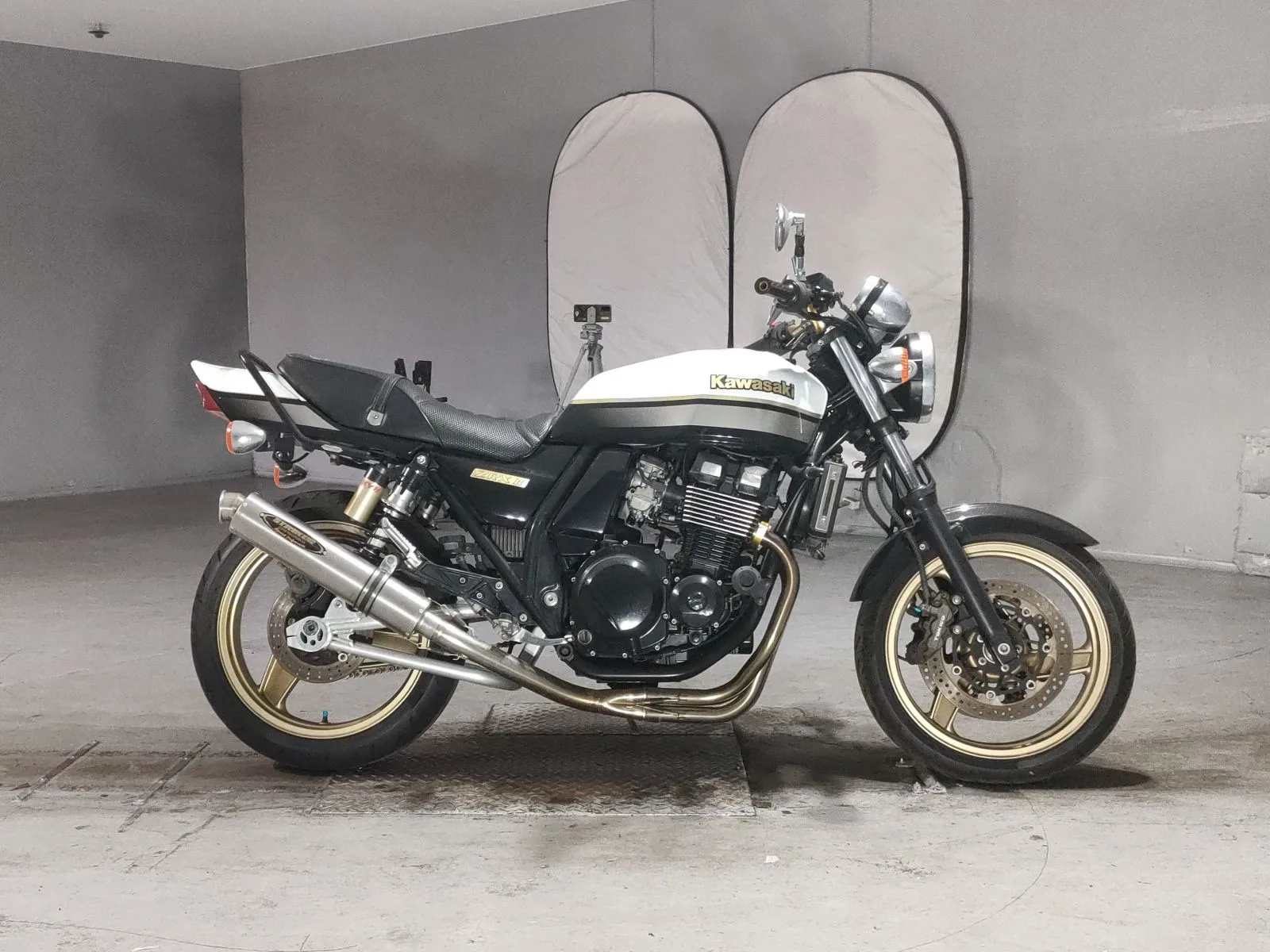 Kawasaki ZRX400 с аукциона JBA, кадр 1