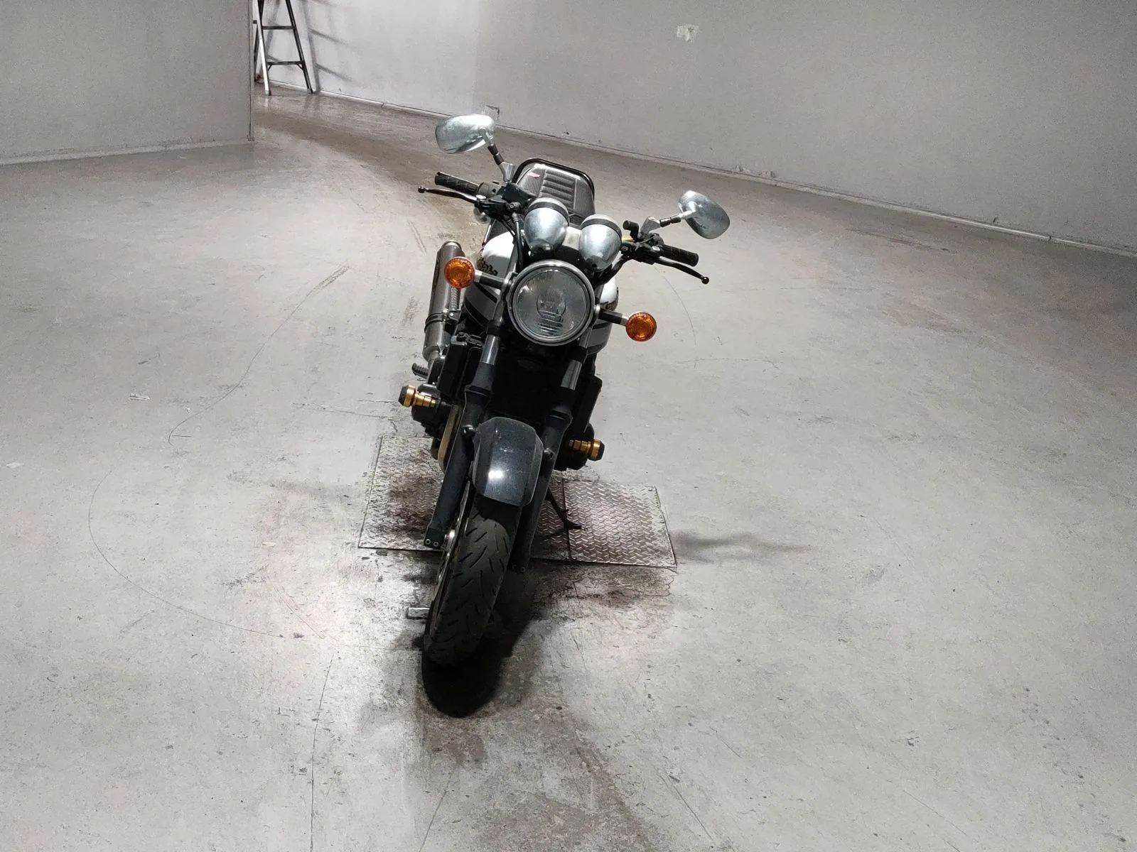 Kawasaki ZRX400 с аукциона JBA, кадр 3