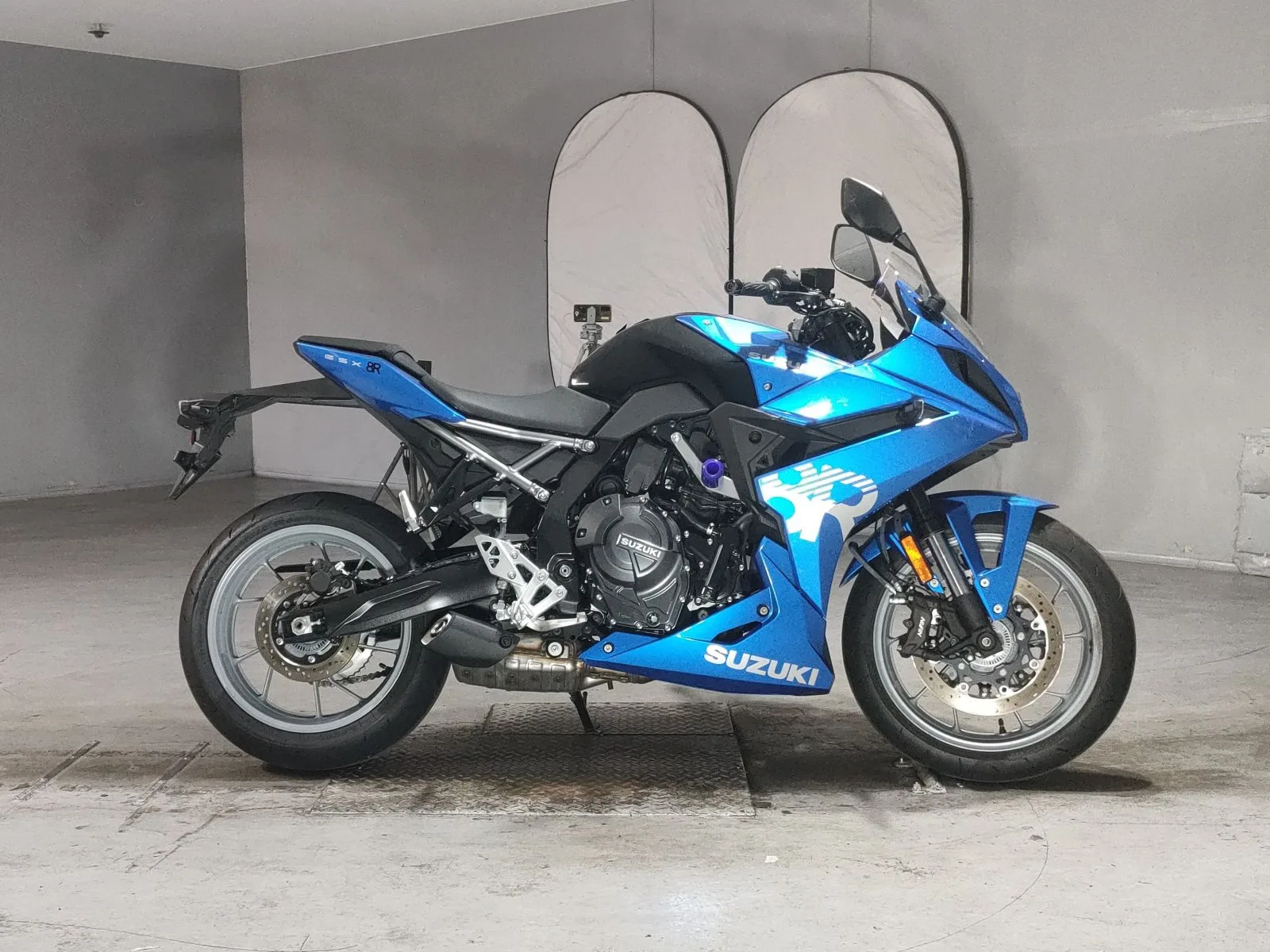 Suzuki GSX-8R 2025 года с японского аукциона JBA