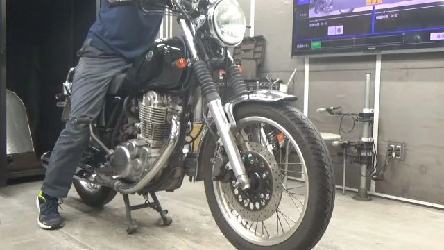 Yamaha SR400 с аукциона BDS, кадр 1