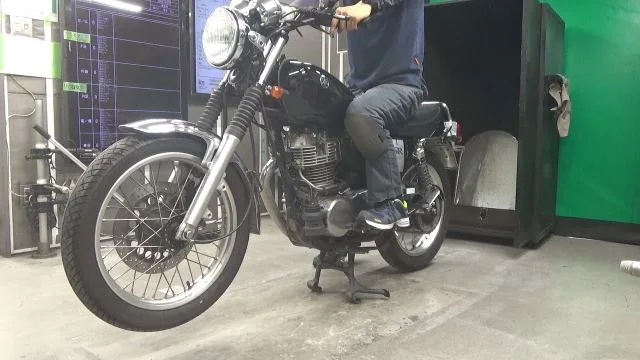 Yamaha SR400 с аукциона BDS, кадр 2