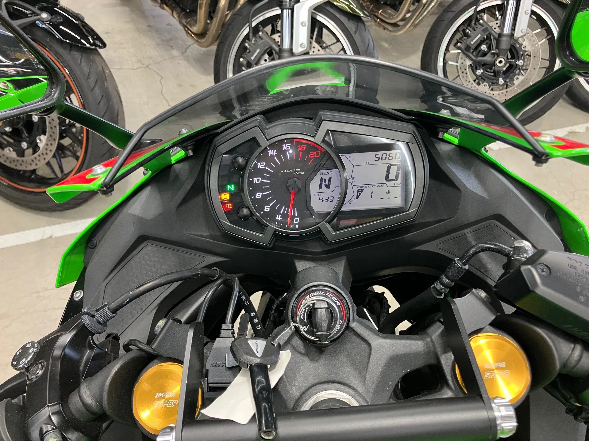 Kawasaki NINJA ZX-25R SE с аукциона AUCNET, кадр 3