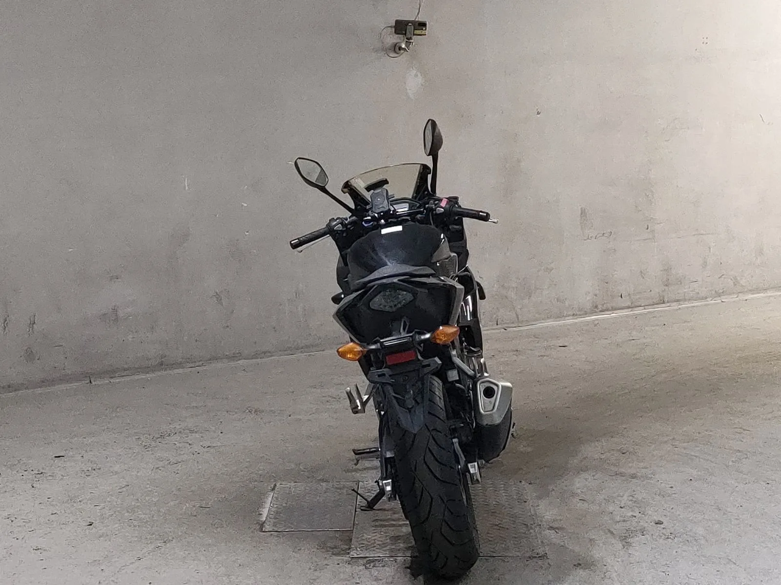 Honda CBR400R с аукциона JBA, кадр 4