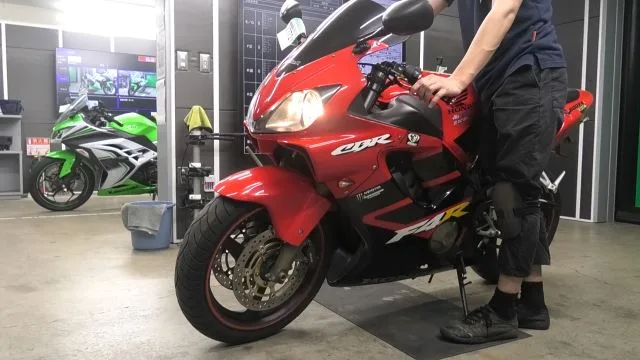 Honda CBR600F с аукциона BDS, кадр 2