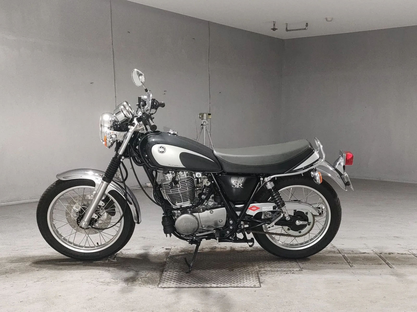 Yamaha SR400 с аукциона JBA, кадр 2