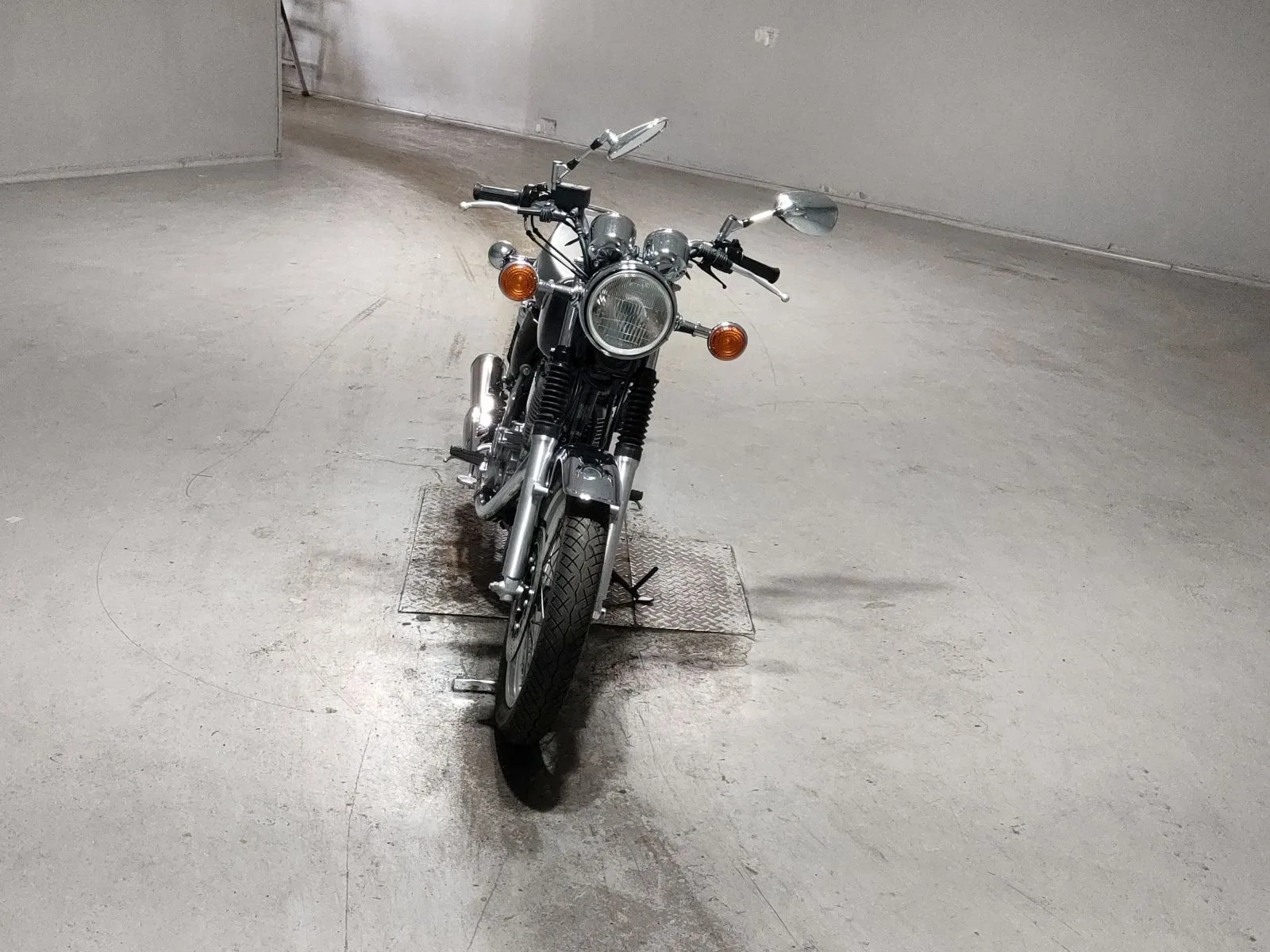 Yamaha SR400 с аукциона JBA, кадр 3