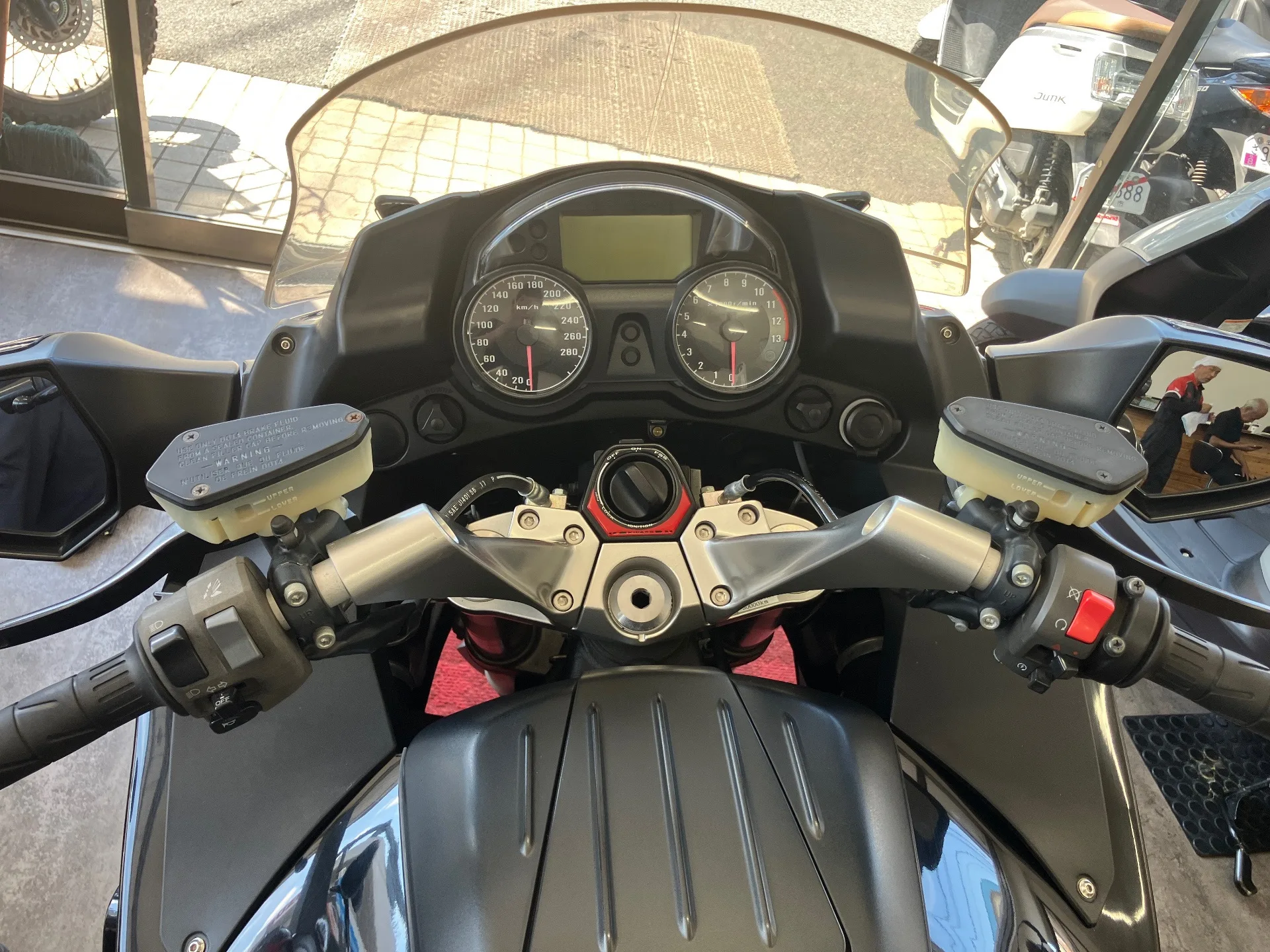 Kawasaki 1400GTR с аукциона AUCNET, кадр 3
