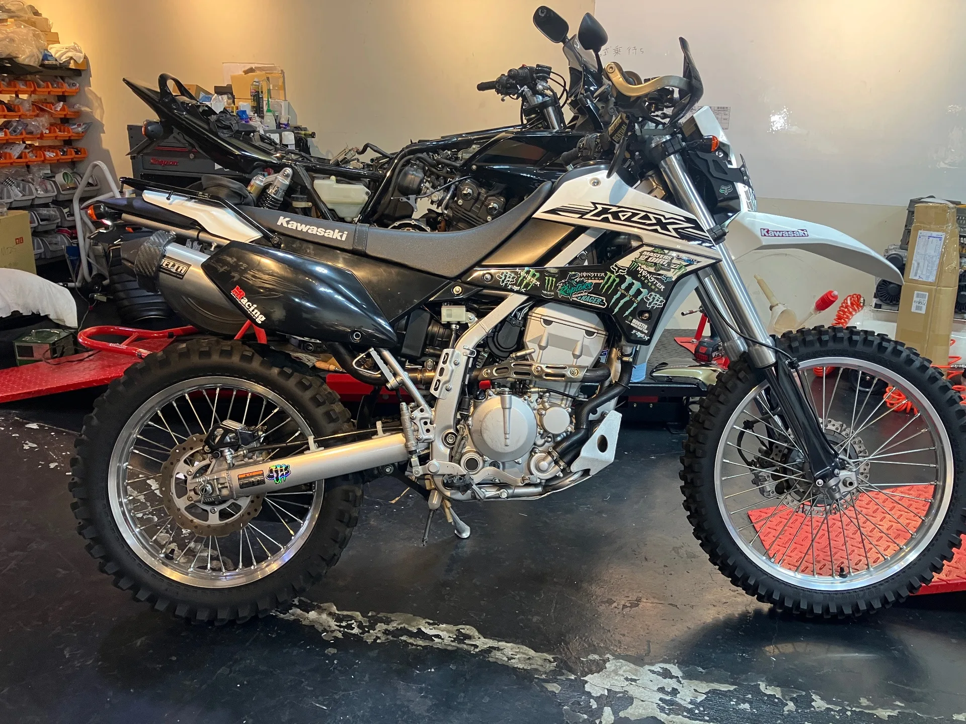 Kawasaki KLX250 года из Японии