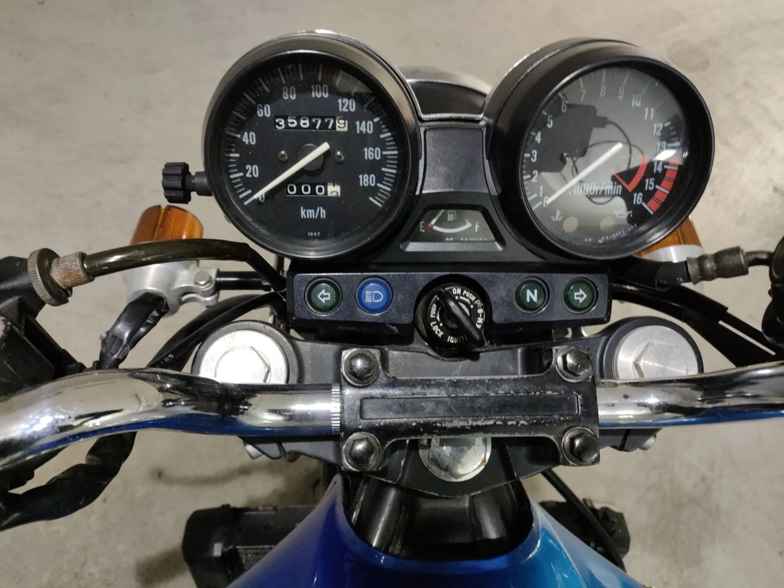 Kawasaki ZRX400 с аукциона JBA, кадр 5