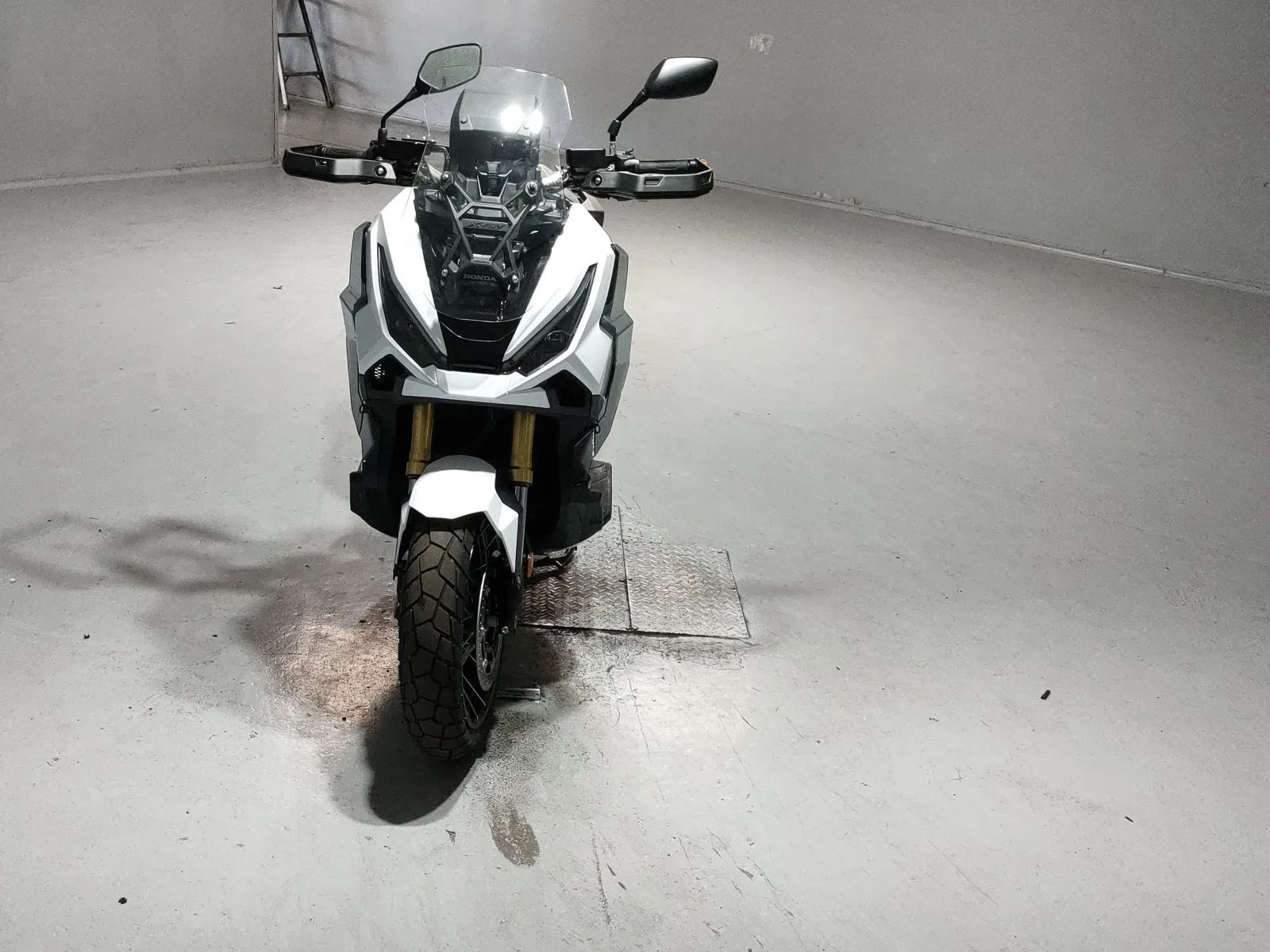 Honda X-ADV с аукциона JBA, кадр 3