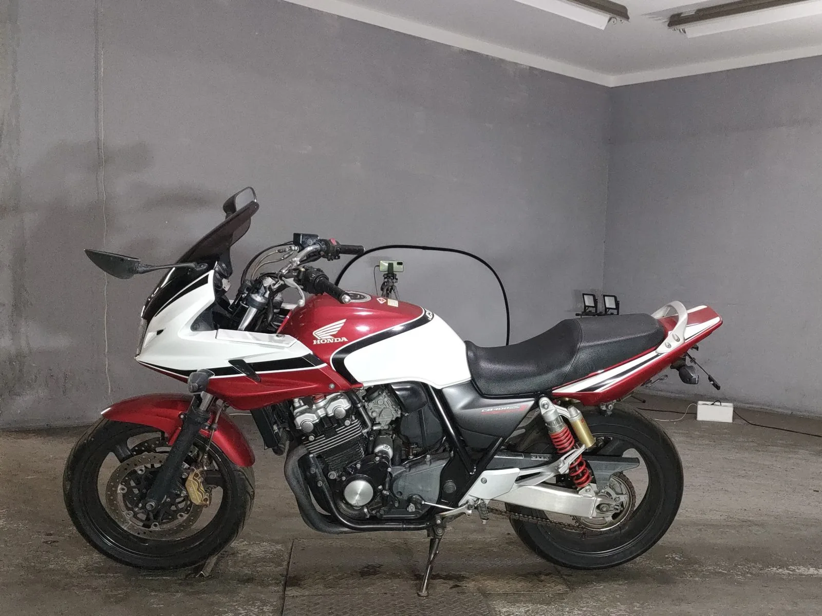 Honda CB400SFV-3 BOLDOR с аукциона JBA, кадр 2