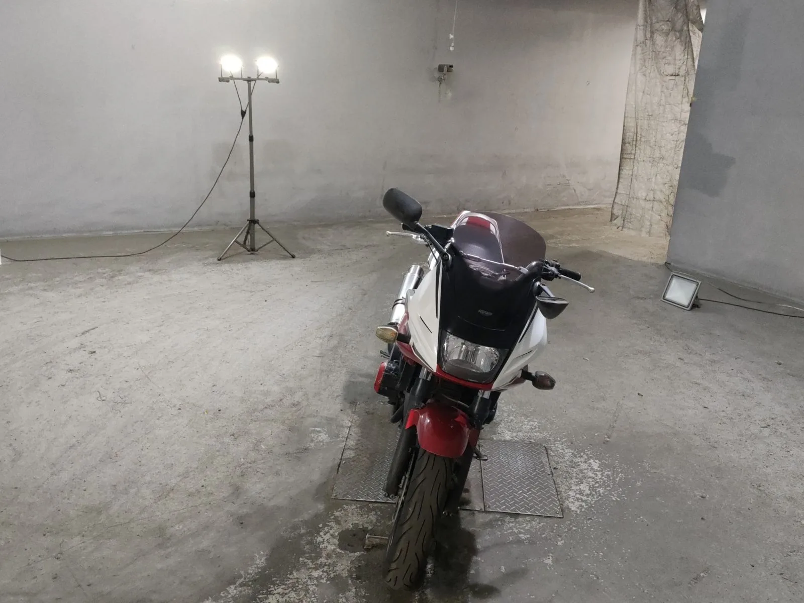 Honda CB400SFV-3 BOLDOR с аукциона JBA, кадр 3