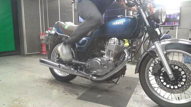Yamaha SR400 с аукциона BDS, кадр 1