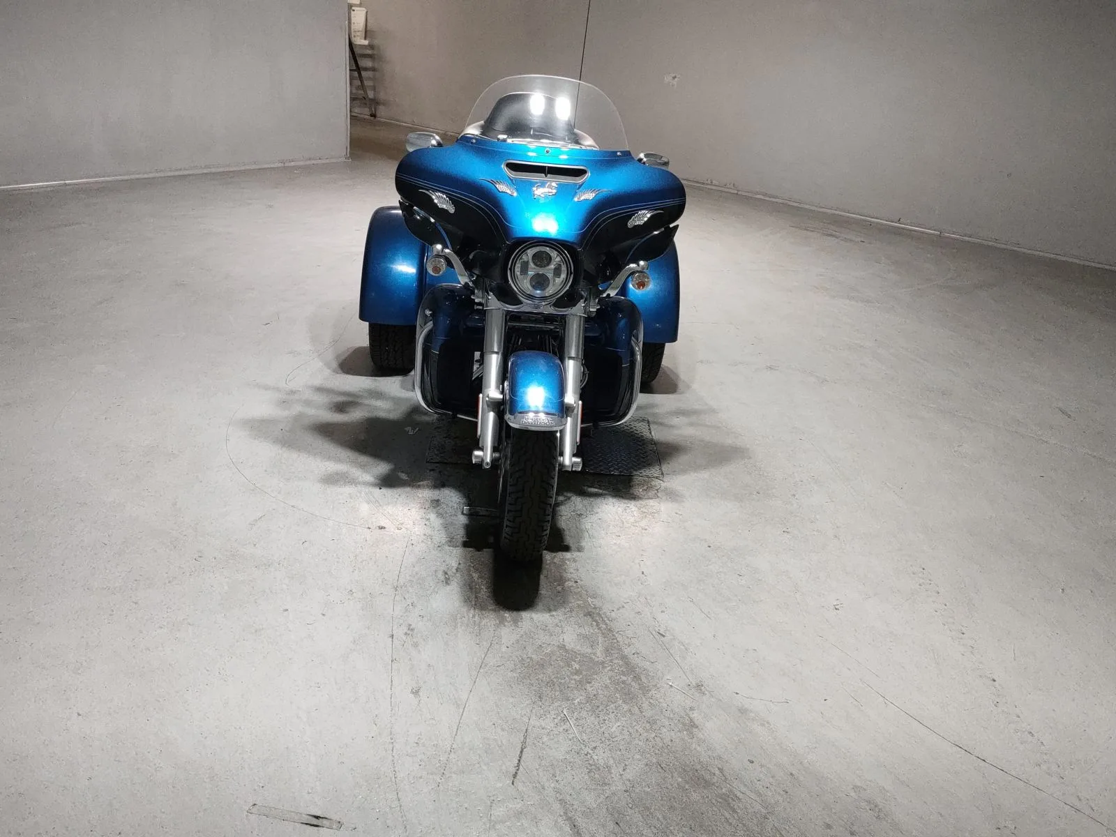 Harley-Davidson FLHTCUTG1750 TRIKE с аукциона JBA, кадр 3