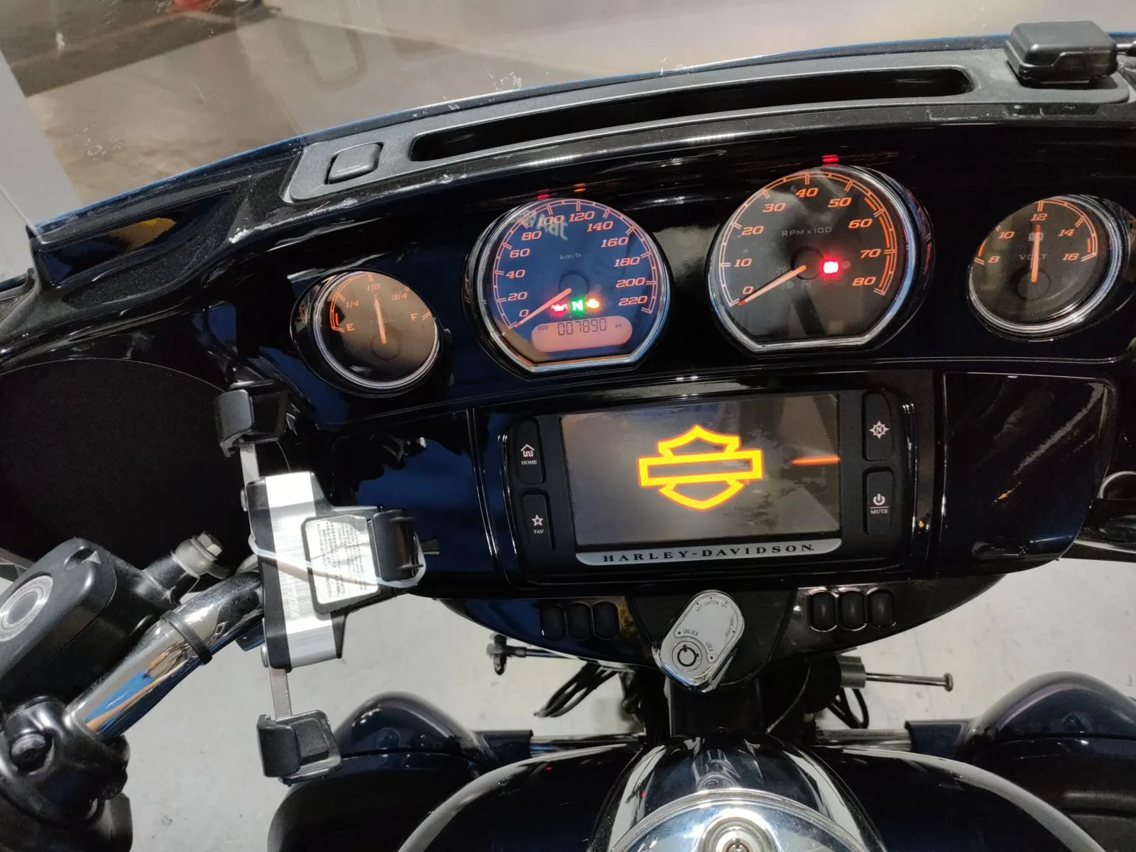 Harley-Davidson FLHTCUTG1750 TRIKE с аукциона JBA, кадр 5