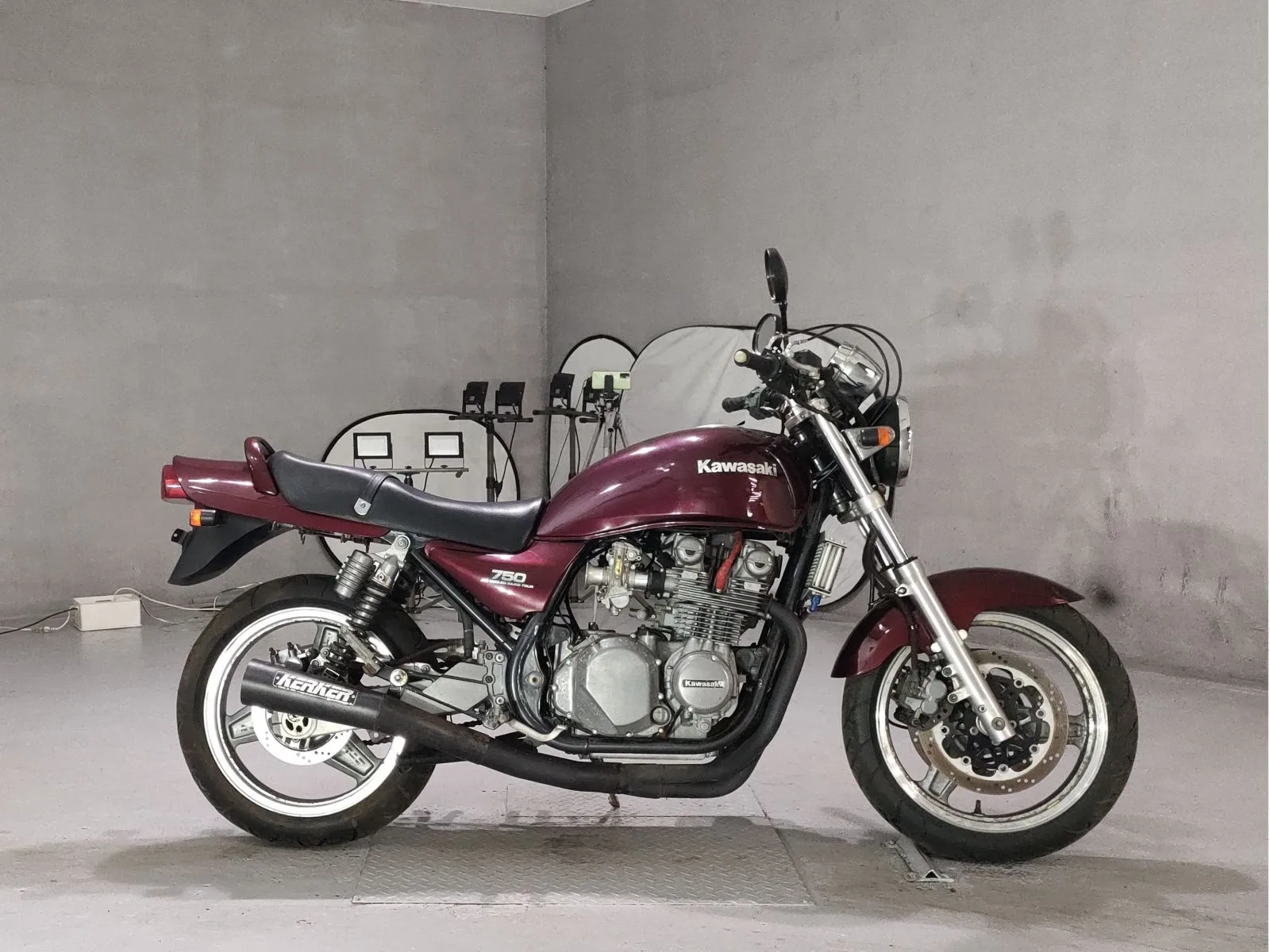 Kawasaki ZEPHYR750 с аукциона JBA, кадр 1