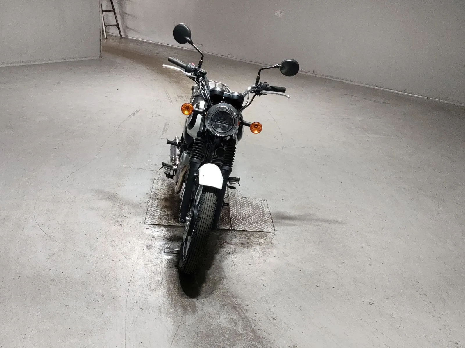 Kawasaki W230 с аукциона JBA, кадр 3