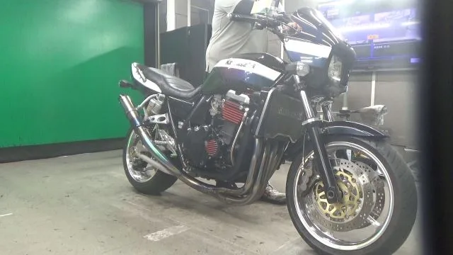 Kawasaki ZRX1100 1999 года из Японии