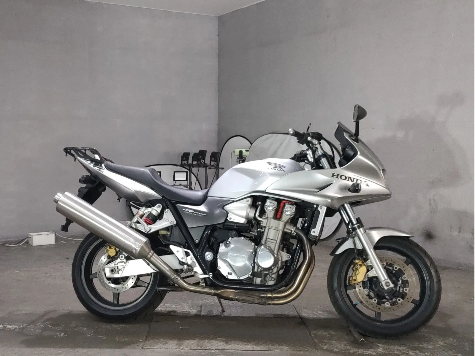 Honda CB1300SF BOLDOR 2006 года из Японии